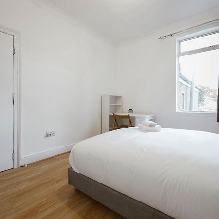 Stratford Double Rooms - 29 London Eksteriør billede